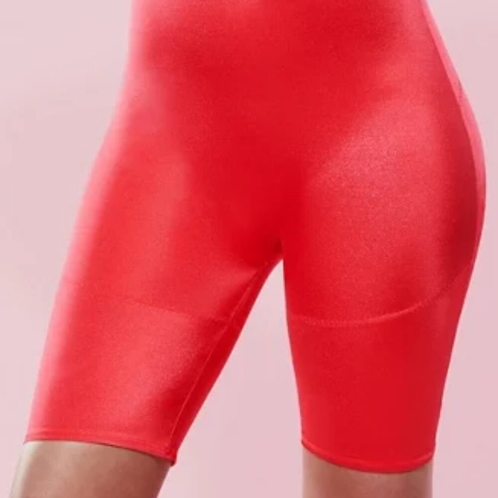 Yitty Headliner Shaping Short Neon P*ssy Pink L